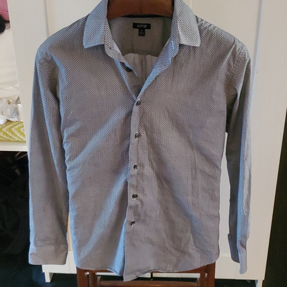 Patterned long sleeve button up shirt